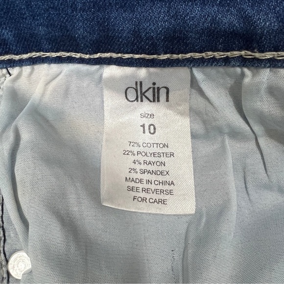 DKIN Women’s Denim Capris, Thick Contrast Stitching, Sz 10 - Picture 3 of 12